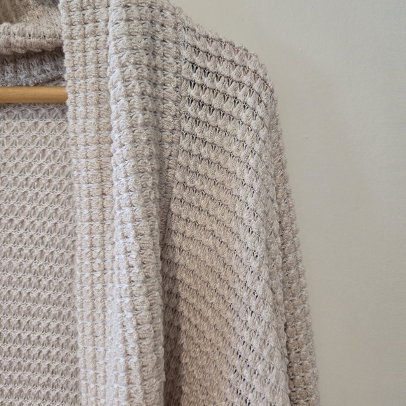 BNWOT Forever21 beige tan popcorn knit batwing dolman cardigan small - Picture 5 of 10